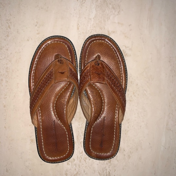 tommy bahama leather flip flops